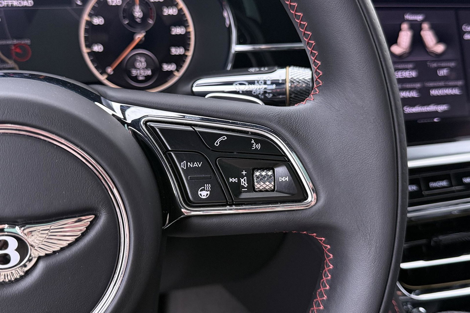 Bentley Flying Spur 2.9 V6 Hybrid Azure | Rotating Display | Black Pack | Touring Specification | Styling Specification | Sunroof | Massage