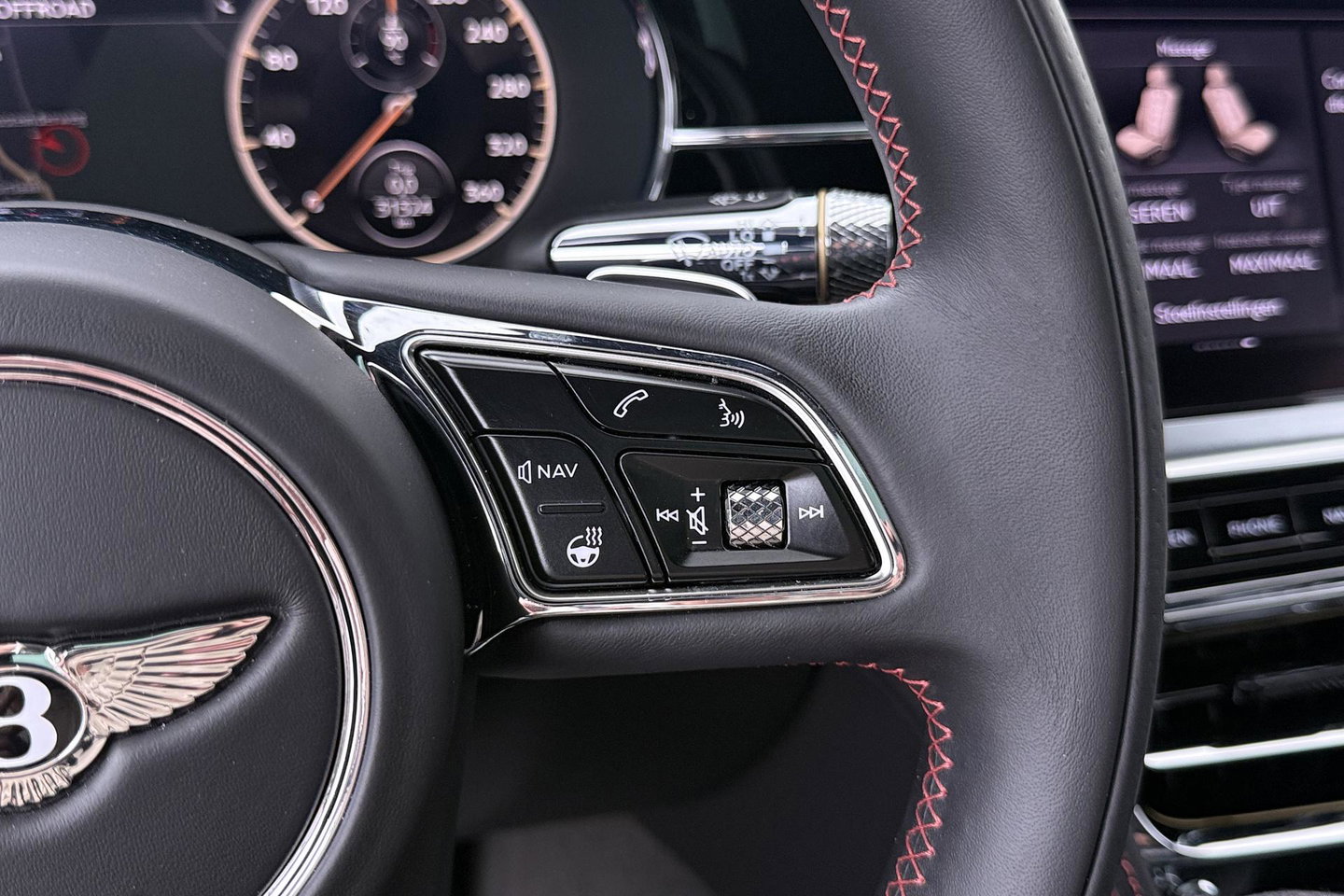 Bentley Flying Spur 2.9 V6 Hybrid Azure | Rotating Display | Black Pack | Touring Specification | Styling Specification | Sunroof | Massage