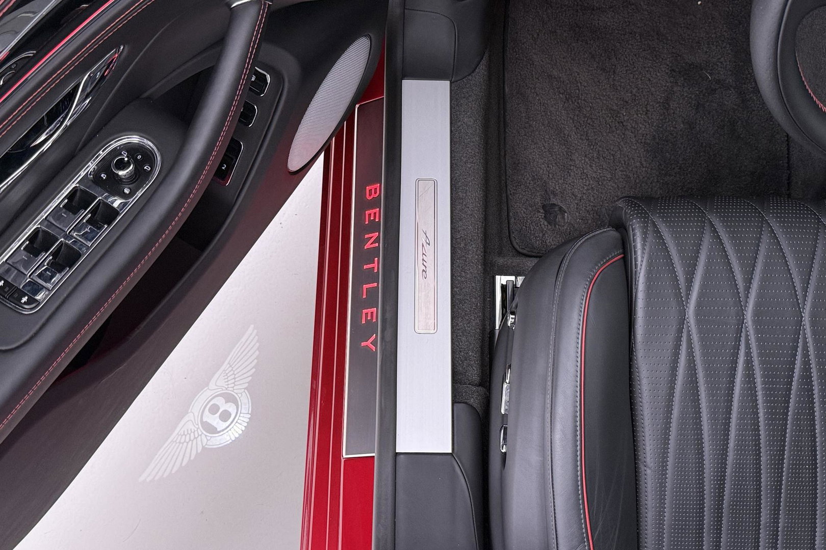 Bentley Flying Spur 2.9 V6 Hybrid Azure | Rotating Display | Black Pack | Touring Specification | Styling Specification | Sunroof | Massage