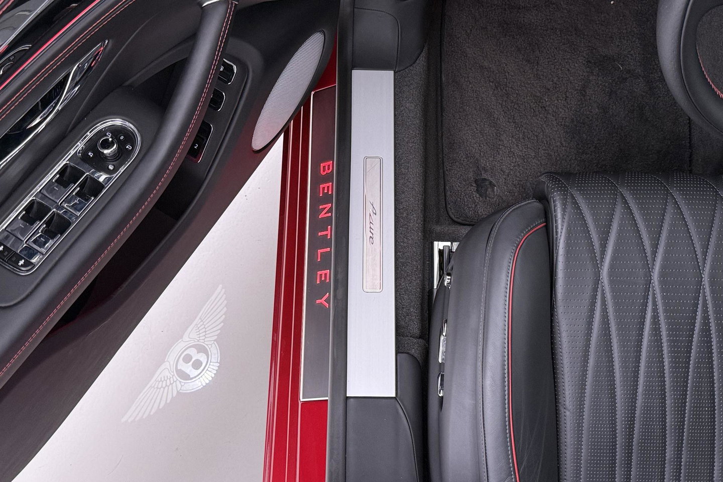 Bentley Flying Spur 2.9 V6 Hybrid Azure | Rotating Display | Black Pack | Touring Specification | Styling Specification | Sunroof | Massage