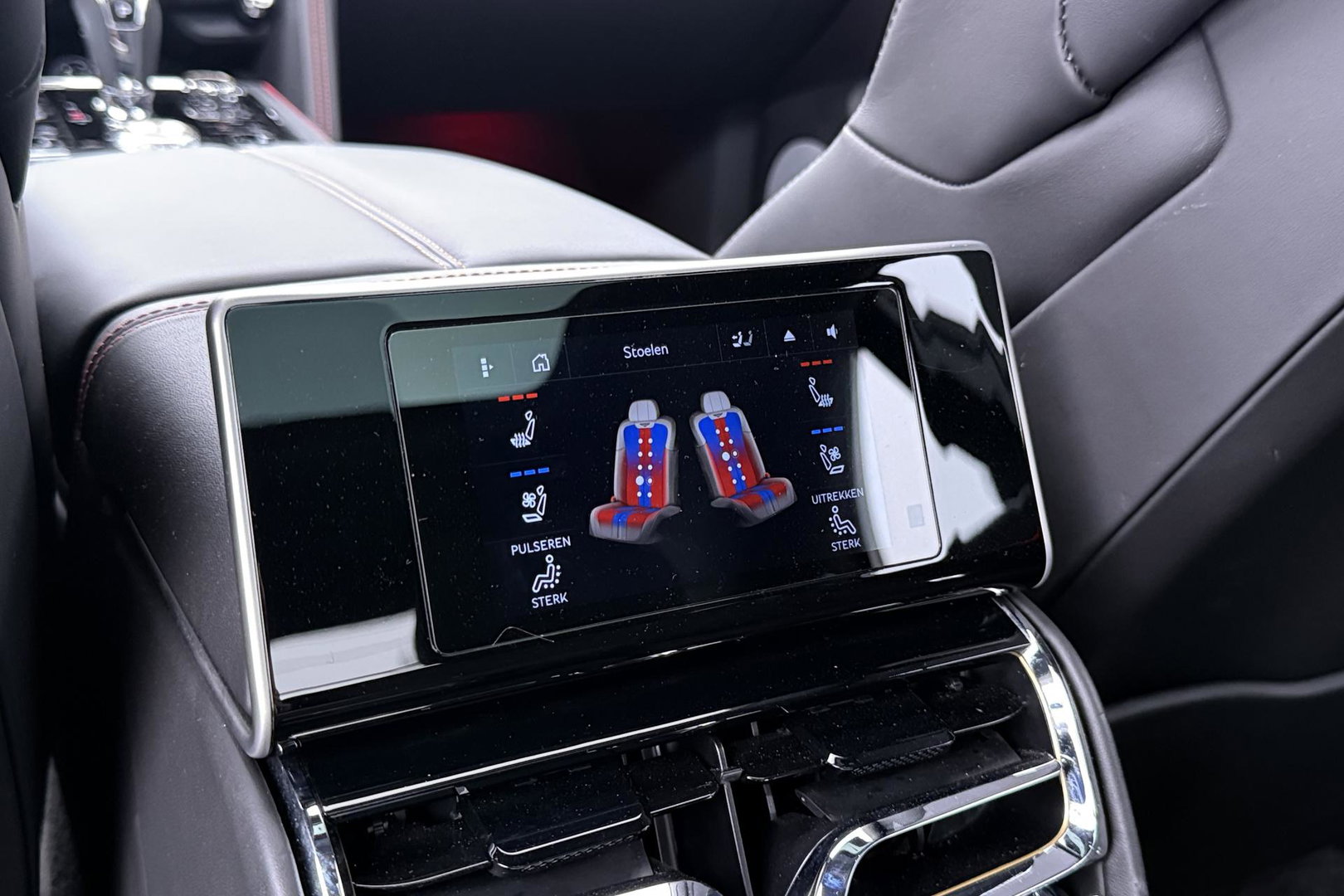 Bentley Flying Spur 2.9 V6 Hybrid Azure | Rotating Display | Black Pack | Touring Specification | Styling Specification | Sunroof | Massage
