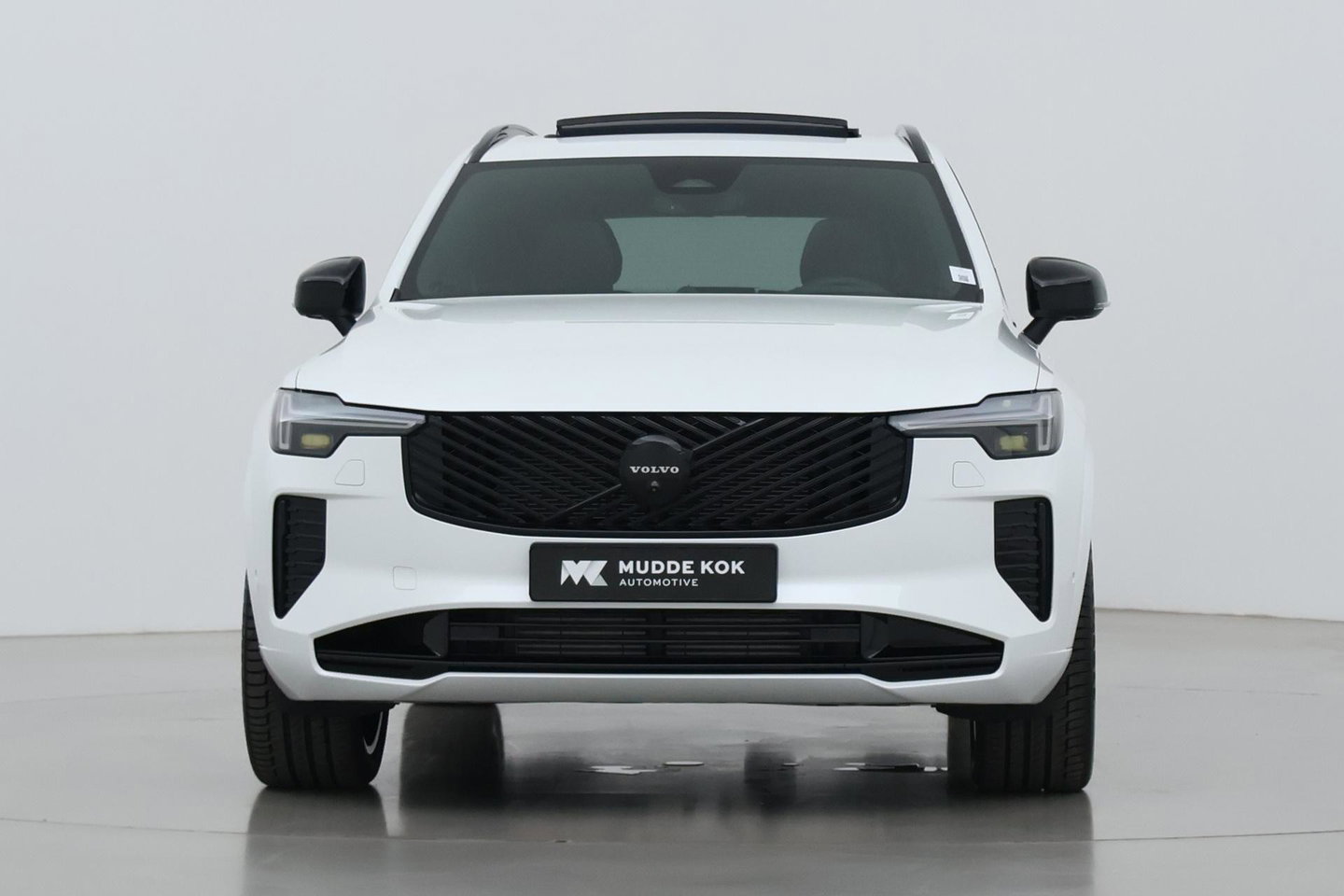 Volvo XC90 T8 Plug-in hybrid Ultra Black Edition | Luchtvering | Bowers&Wilkins | Head-Up | 360° Camera | Panoramadak