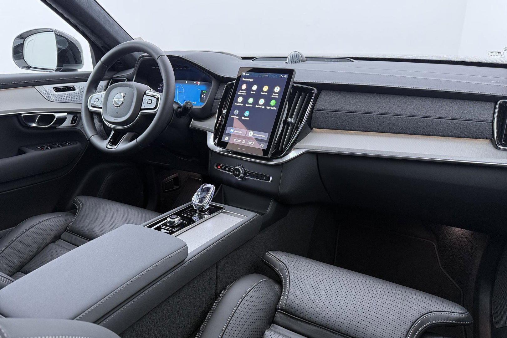 Volvo XC90 T8 Plug-in hybrid Ultra Black Edition | Luchtvering | Bowers&Wilkins | Head-Up | 360° Camera | Panoramadak