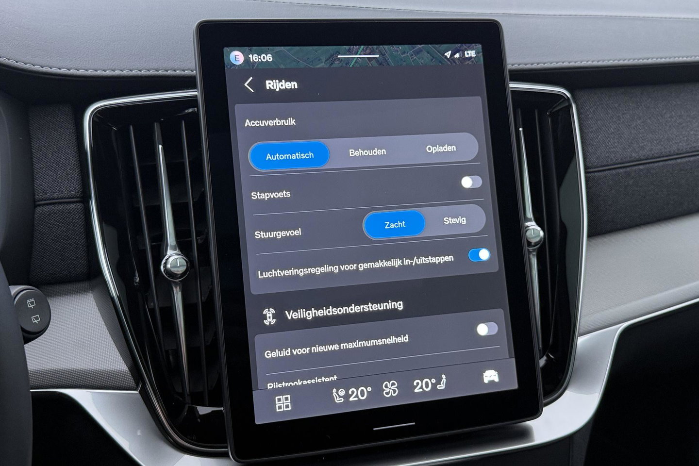 Volvo XC90 T8 Plug-in hybrid Ultra Black Edition | Luchtvering | Bowers&Wilkins | Head-Up | 360° Camera | Panoramadak