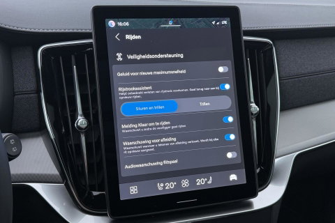Volvo XC90 T8 Plug-in hybrid Ultra Black Edition | Luchtvering | Bowers&Wilkins | Head-Up | 360° Camera | Panoramadak