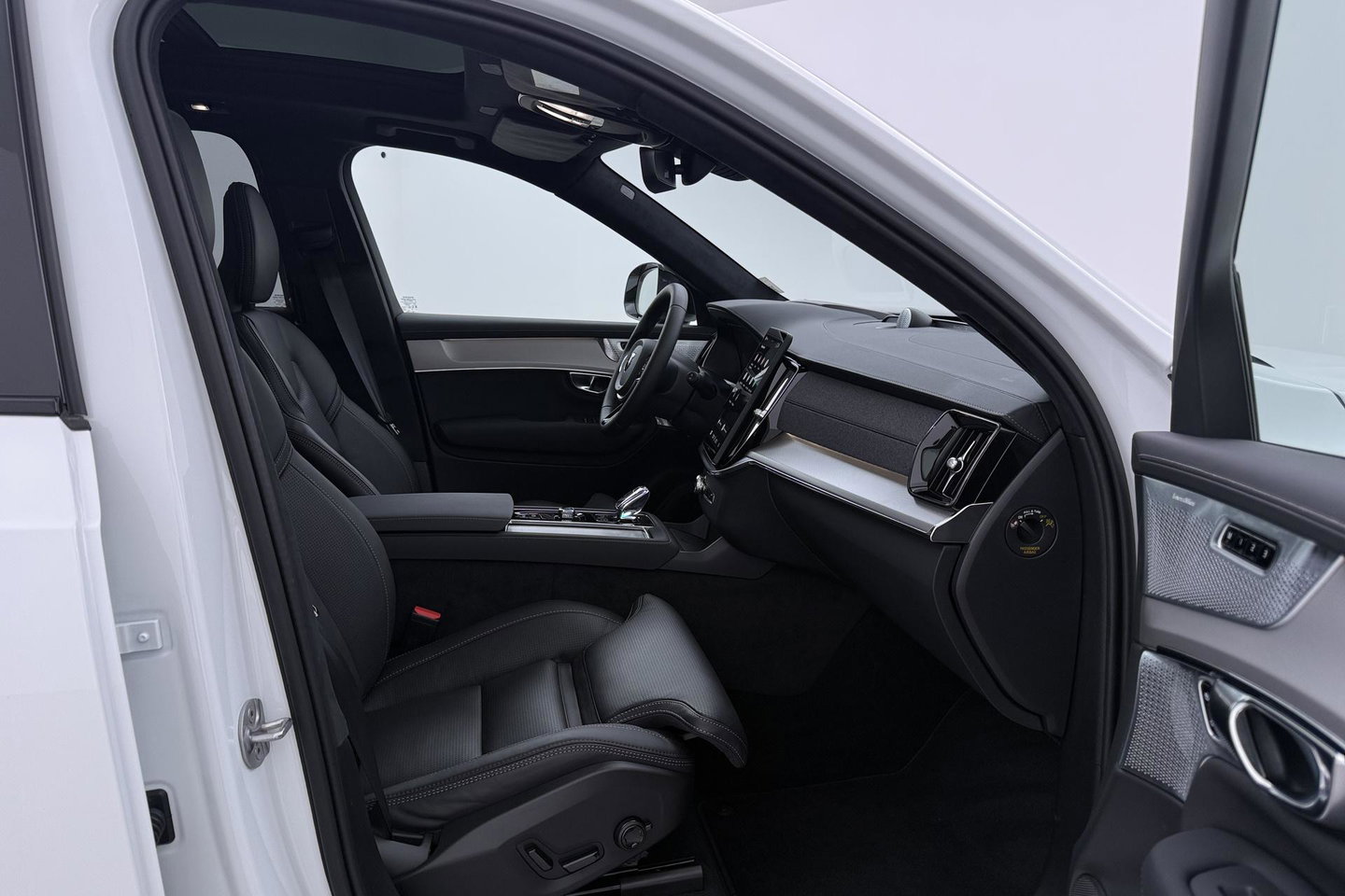 Volvo XC90 T8 Plug-in hybrid Ultra Black Edition | Luchtvering | Bowers&Wilkins | Head-Up | 360° Camera | Panoramadak
