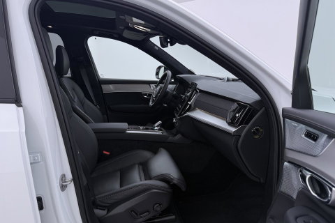 Volvo XC90 T8 Plug-in hybrid Ultra Black Edition | Luchtvering | Bowers&Wilkins | Head-Up | 360° Camera | Panoramadak