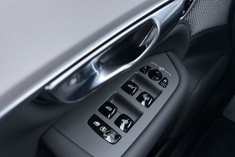 Volvo XC90 T8 Plug-in hybrid Ultra Black Edition | Luchtvering | Bowers&Wilkins | Head-Up | 360° Camera | Panoramadak