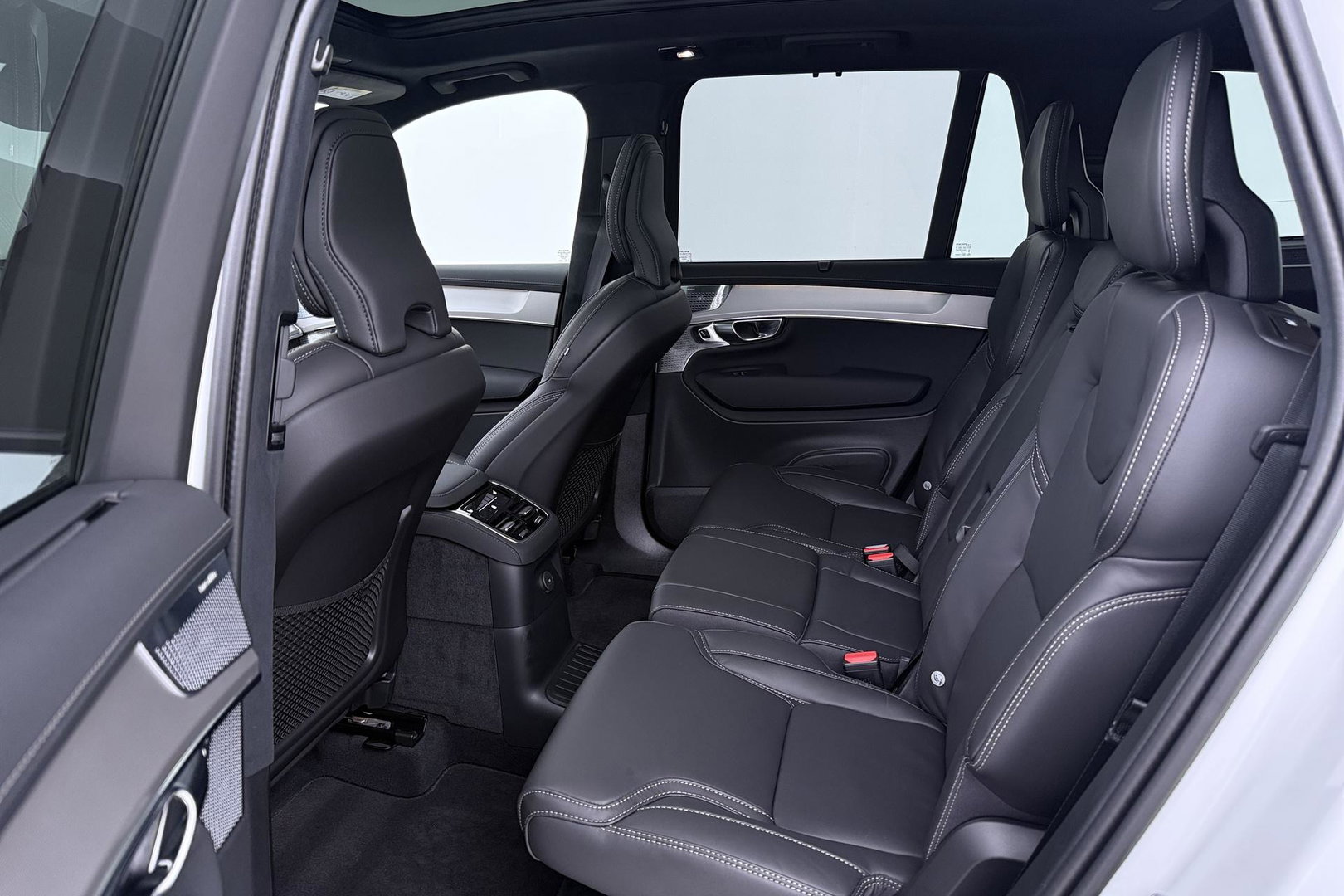 Volvo XC90 T8 Plug-in hybrid Ultra Black Edition | Luchtvering | Bowers&Wilkins | Head-Up | 360° Camera | Panoramadak