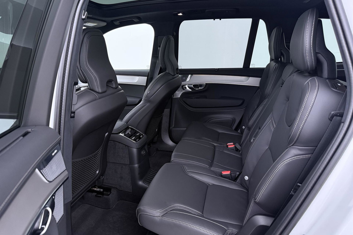 Volvo XC90 T8 Plug-in hybrid Ultra Black Edition | Luchtvering | Bowers&Wilkins | Head-Up | 360° Camera | Panoramadak