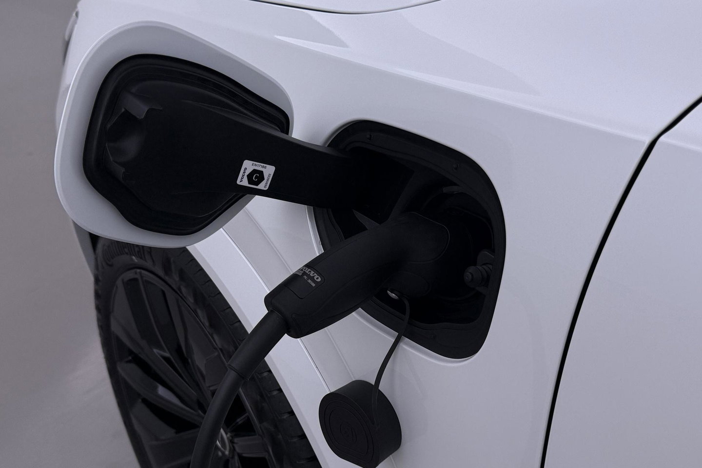 Volvo XC90 T8 Plug-in hybrid Ultra Black Edition | Luchtvering | Bowers&Wilkins | Head-Up | 360° Camera | Panoramadak