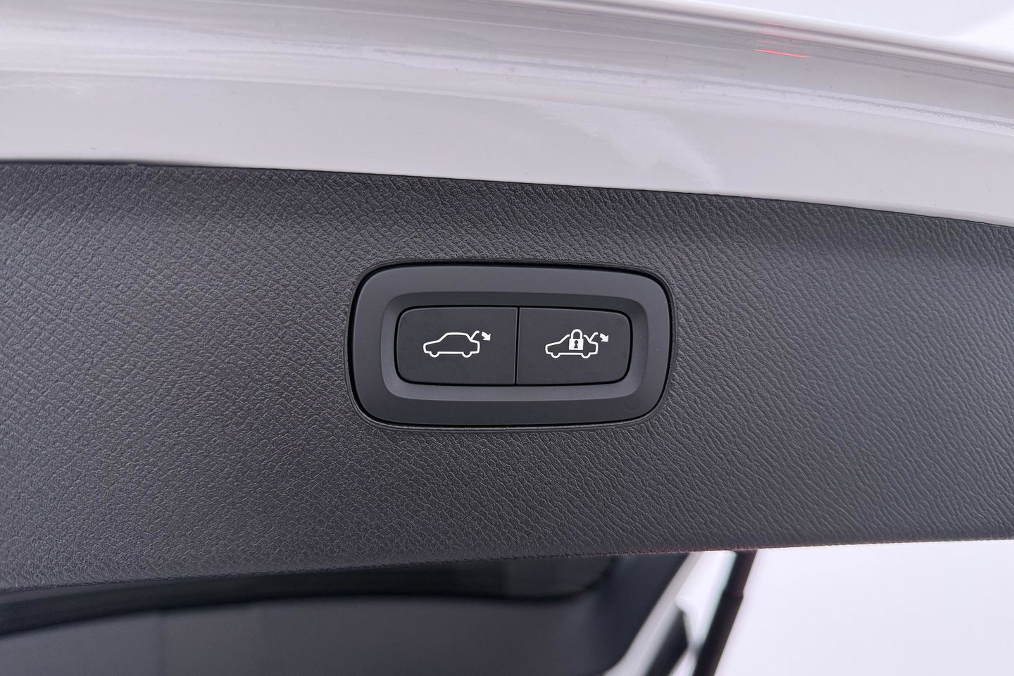 Volvo XC90 T8 Plug-in hybrid Ultra Black Edition | Luchtvering | Bowers&Wilkins | Head-Up | 360° Camera | Panoramadak