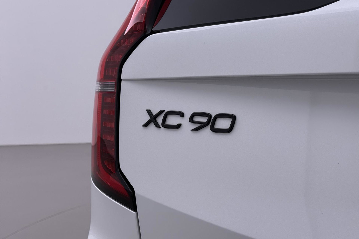 Volvo XC90 T8 Plug-in hybrid Ultra Black Edition | Luchtvering | Bowers&Wilkins | Head-Up | 360° Camera | Panoramadak