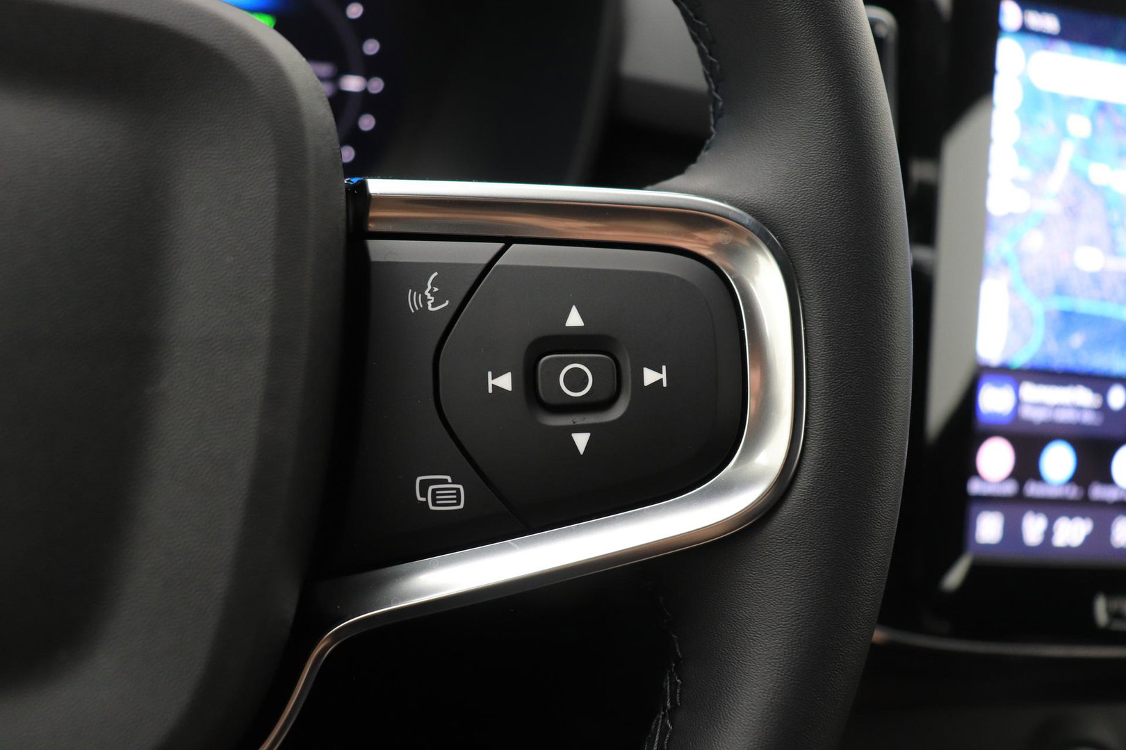 Volvo EX40 Single Motor Extended Range Plus 82 kWh | ACC | 360° Camera | Stoel+Stuurverwarming | Harman/Kardon | BLIS