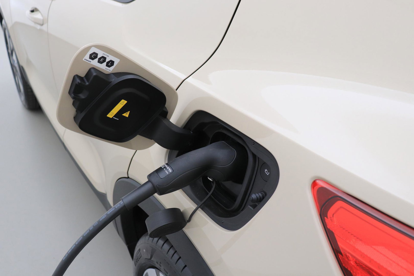 Volvo EX40 Single Motor Extended Range Plus 82 kWh | ACC | 360° Camera | Stoel+Stuurverwarming | Harman/Kardon | BLIS