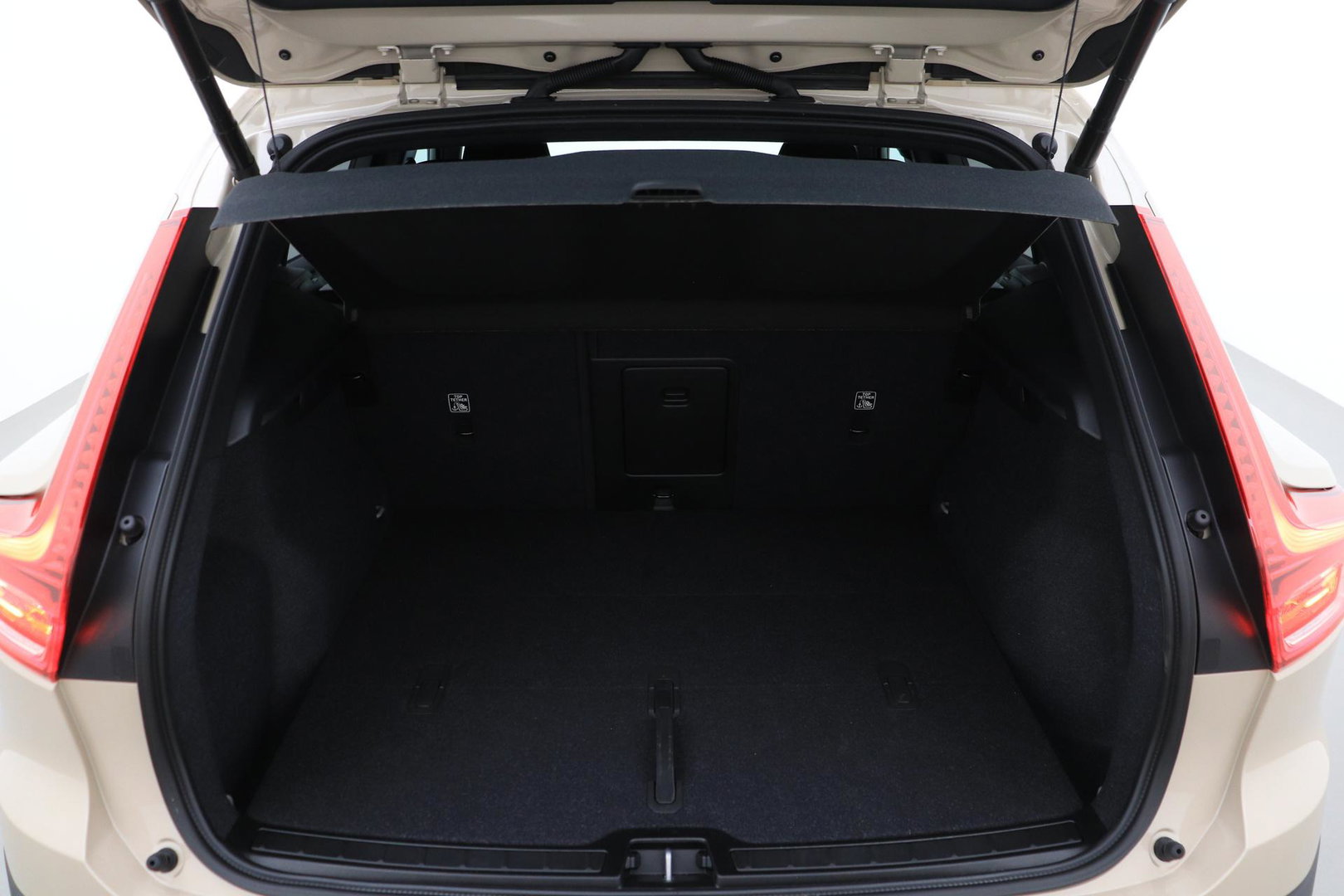 Volvo EX40 Single Motor Extended Range Plus 82 kWh | ACC | 360° Camera | Stoel+Stuurverwarming | Harman/Kardon | BLIS
