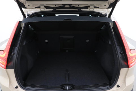 Volvo EX40 Single Motor Extended Range Plus 82 kWh | ACC | 360° Camera | Stoel+Stuurverwarming | Harman/Kardon | BLIS