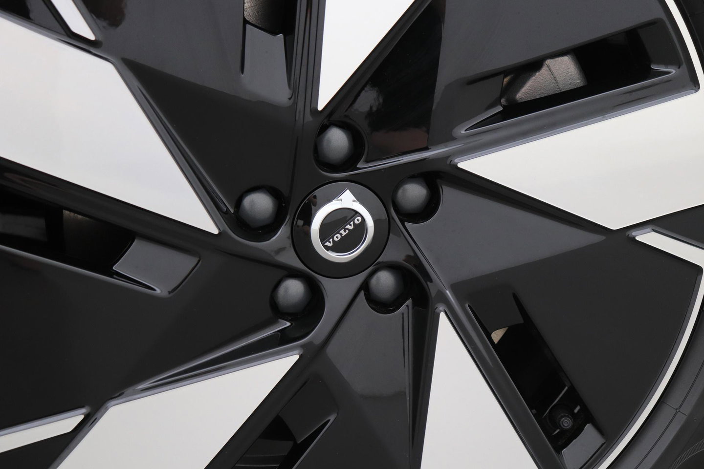 Volvo EX40 Single Motor Extended Range Plus 82 kWh | ACC | 360° Camera | Stoel+Stuurverwarming | Harman/Kardon | BLIS