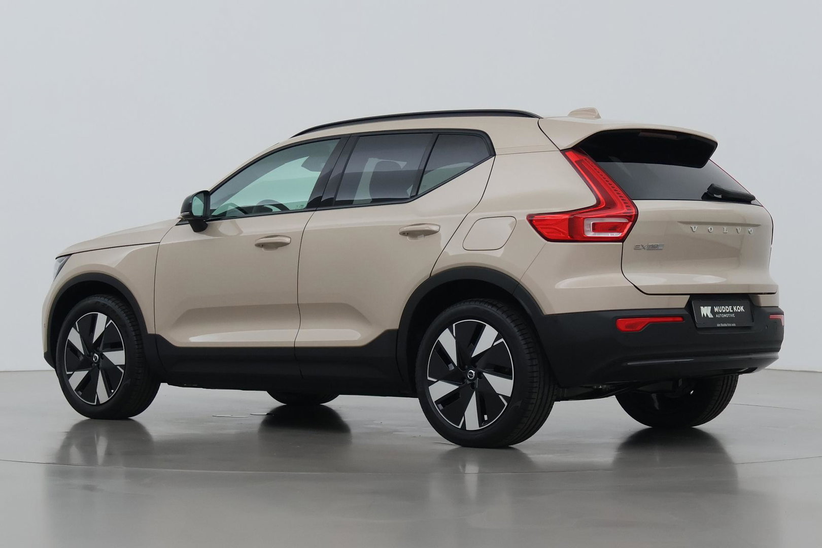 Volvo EX40 Single Motor Extended Range Plus 82 kWh | ACC | 360° Camera | Stoel+Stuurverwarming | Harman/Kardon | BLIS