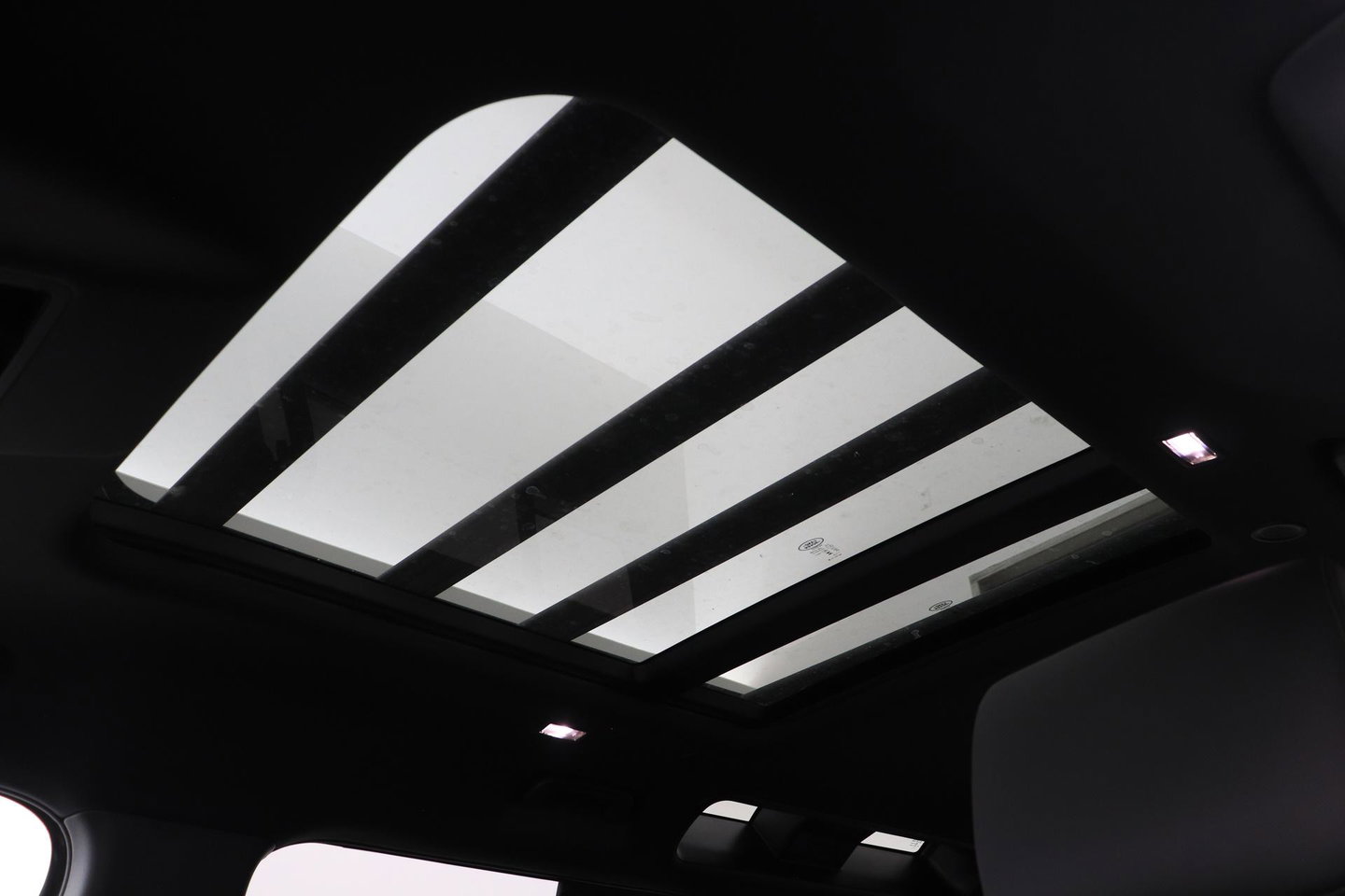 Land Rover Defender P300e 110 X-Dynamic HSE | FACELIFT | ClearSight | Meridian Surround | Head-Up | ACC | Panoramadak | Trekhaak