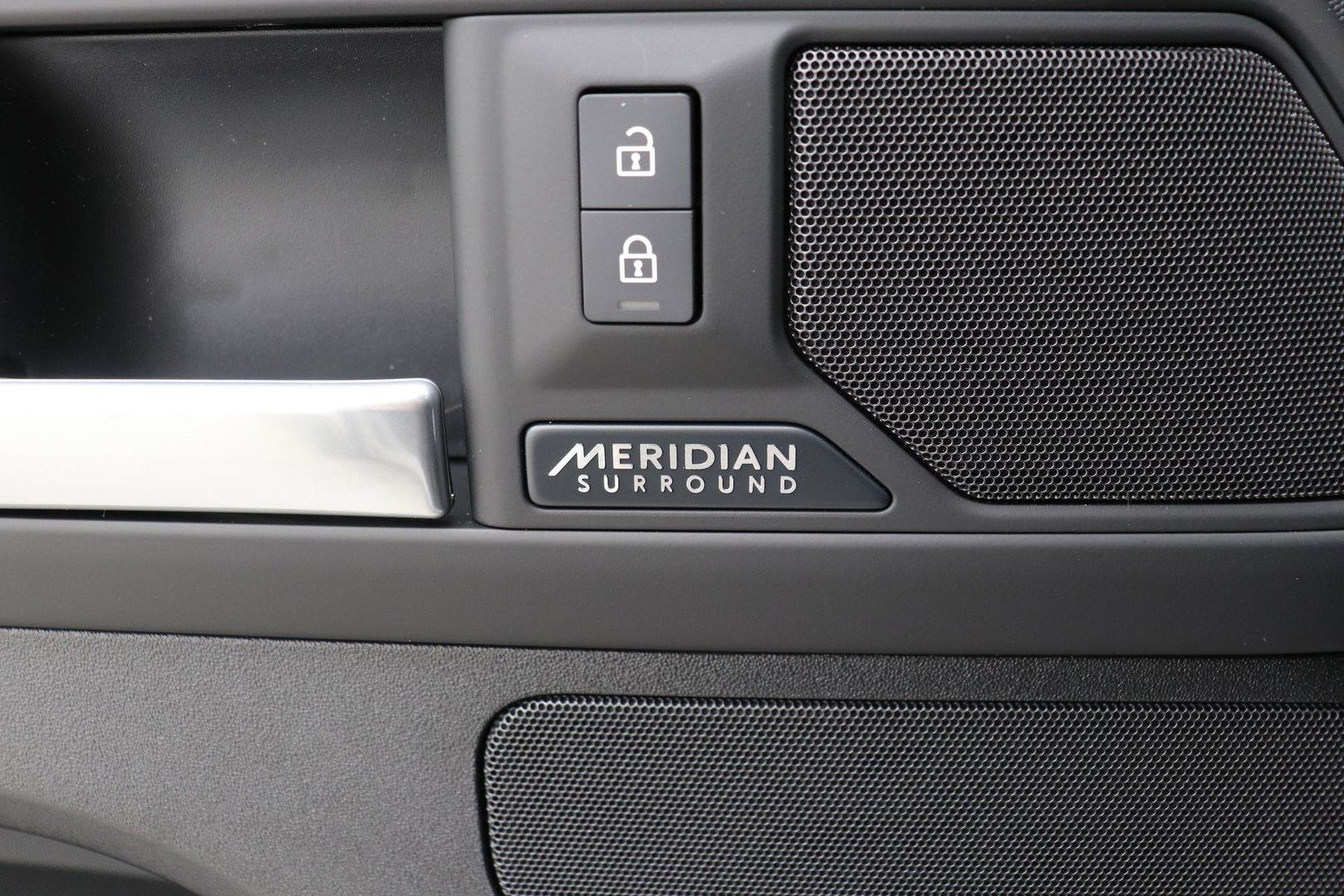 Land Rover Defender P300e 110 X-Dynamic HSE | FACELIFT | ClearSight | Meridian Surround | Head-Up | ACC | Panoramadak | Trekhaak