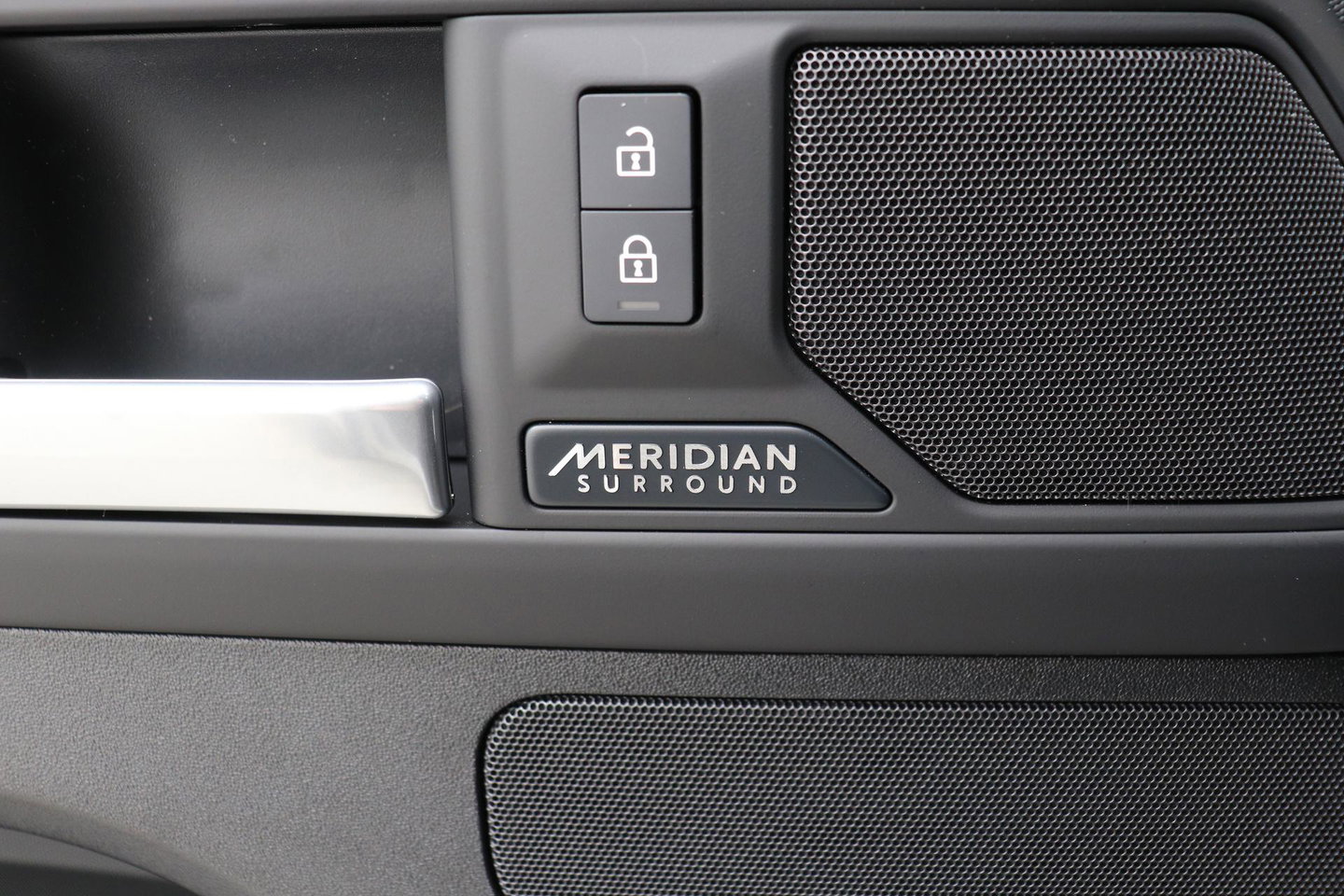 Land Rover Defender P300e 110 X-Dynamic HSE | FACELIFT | ClearSight | Meridian Surround | Head-Up | ACC | Panoramadak | Trekhaak