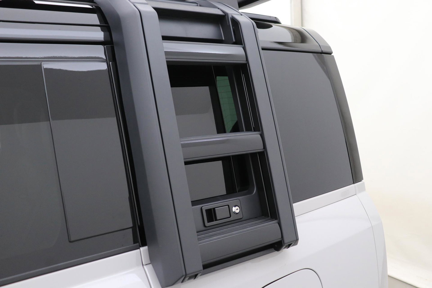 Land Rover Defender P300e 110 X-Dynamic HSE | FACELIFT | ClearSight | Meridian Surround | Head-Up | ACC | Panoramadak | Trekhaak