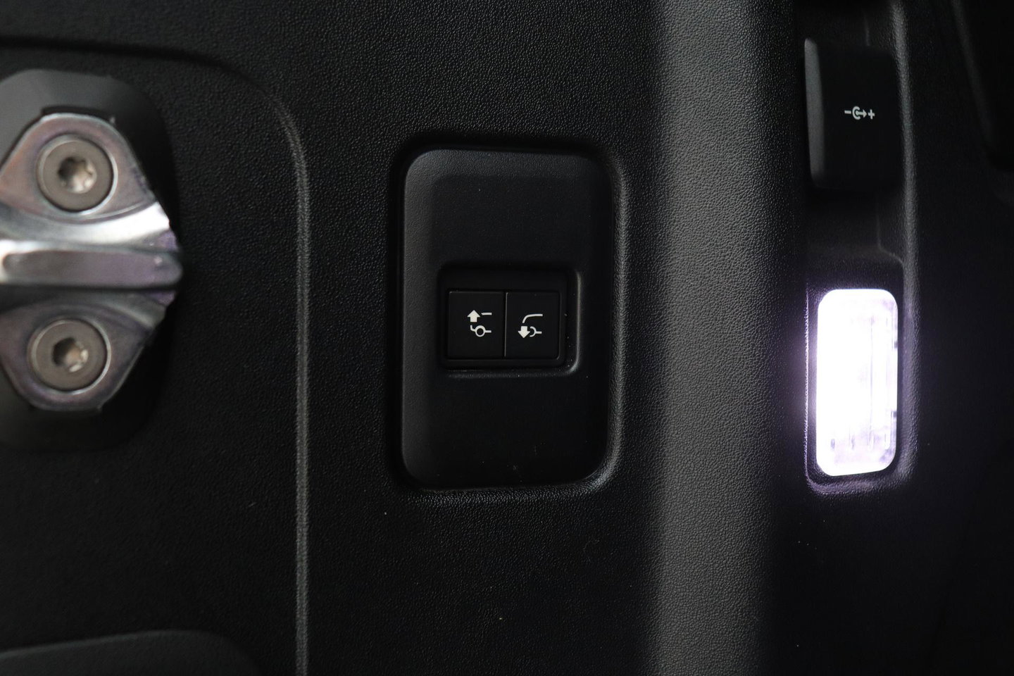 Land Rover Defender 110 2.0 P400e 110 S | Luchtvering | 360° Camera | Keyless | Stoel+Stuurverwarming | 20 Inch