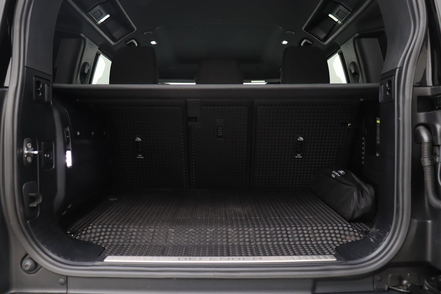 Land Rover Defender 110 2.0 P400e 110 S | Luchtvering | 360° Camera | Keyless | Stoel+Stuurverwarming | 20 Inch