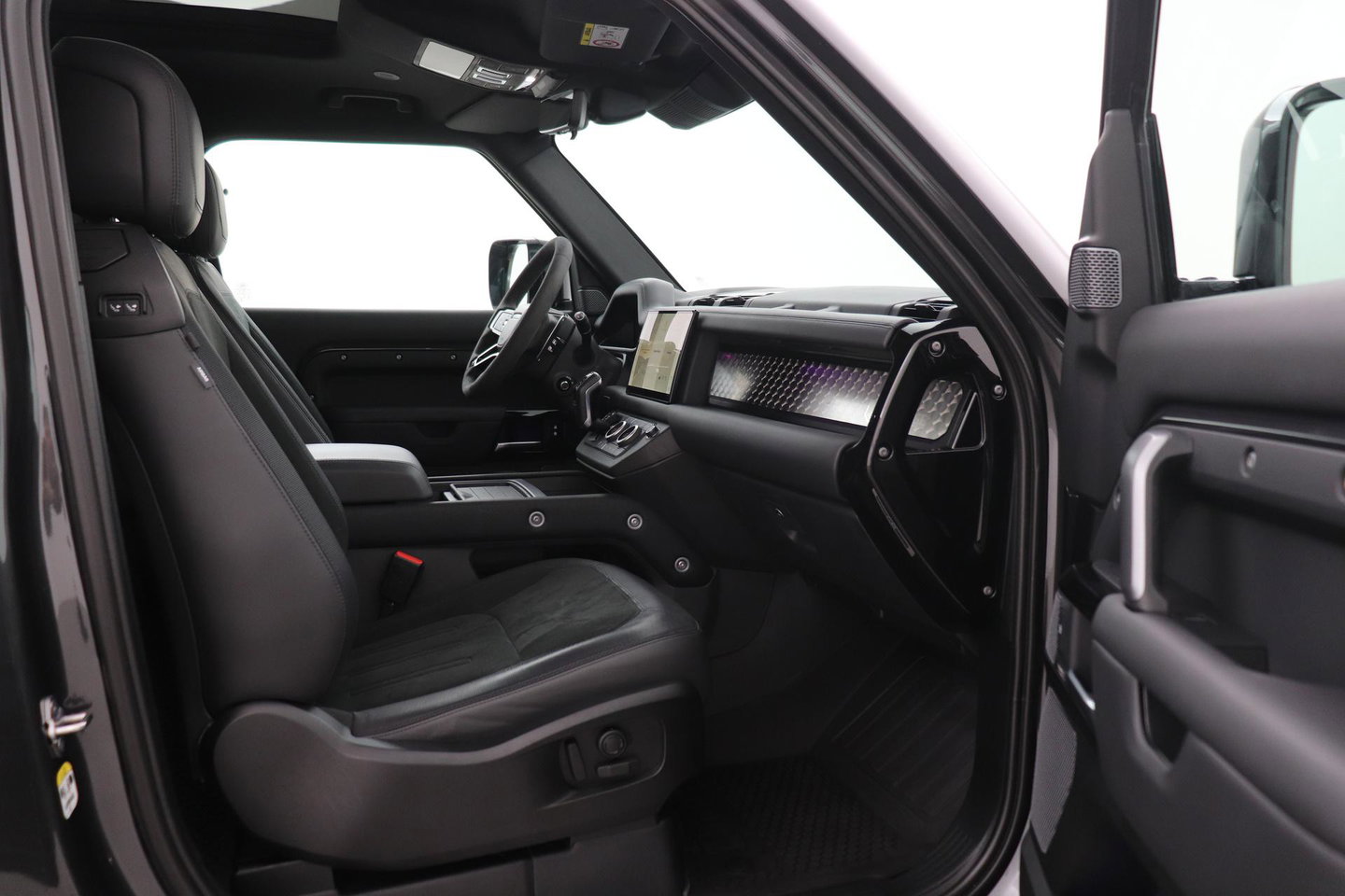 Land Rover Defender 5.0 P525 90 V8 Carpathian Edition | 5-Persoons | Luchtvering | Panoramadak | Head-Up | 22 Inch | ACC