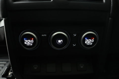 Land Rover Defender 5.0 P525 90 V8 Carpathian Edition | 5-Persoons | Luchtvering | Panoramadak | Head-Up | 22 Inch | ACC