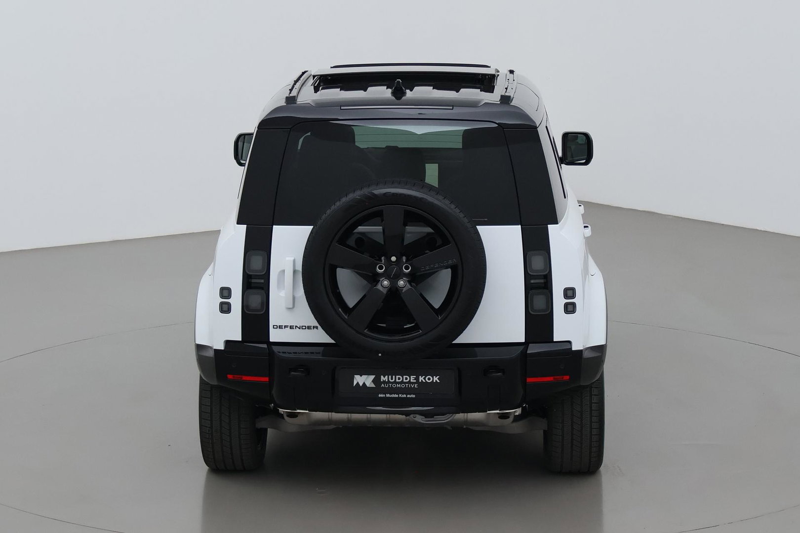 Land Rover Defender 2.0 P300e 110 X-Dynamic HSE | FACELIFT | ClearSight | Meridian Surround | Head-Up | ACC | Panoramadak | Trekhaak
