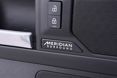 Land Rover Defender 2.0 P300e 110 X-Dynamic HSE | FACELIFT | ClearSight | Meridian Surround | Head-Up | ACC | Panoramadak | Trekhaak
