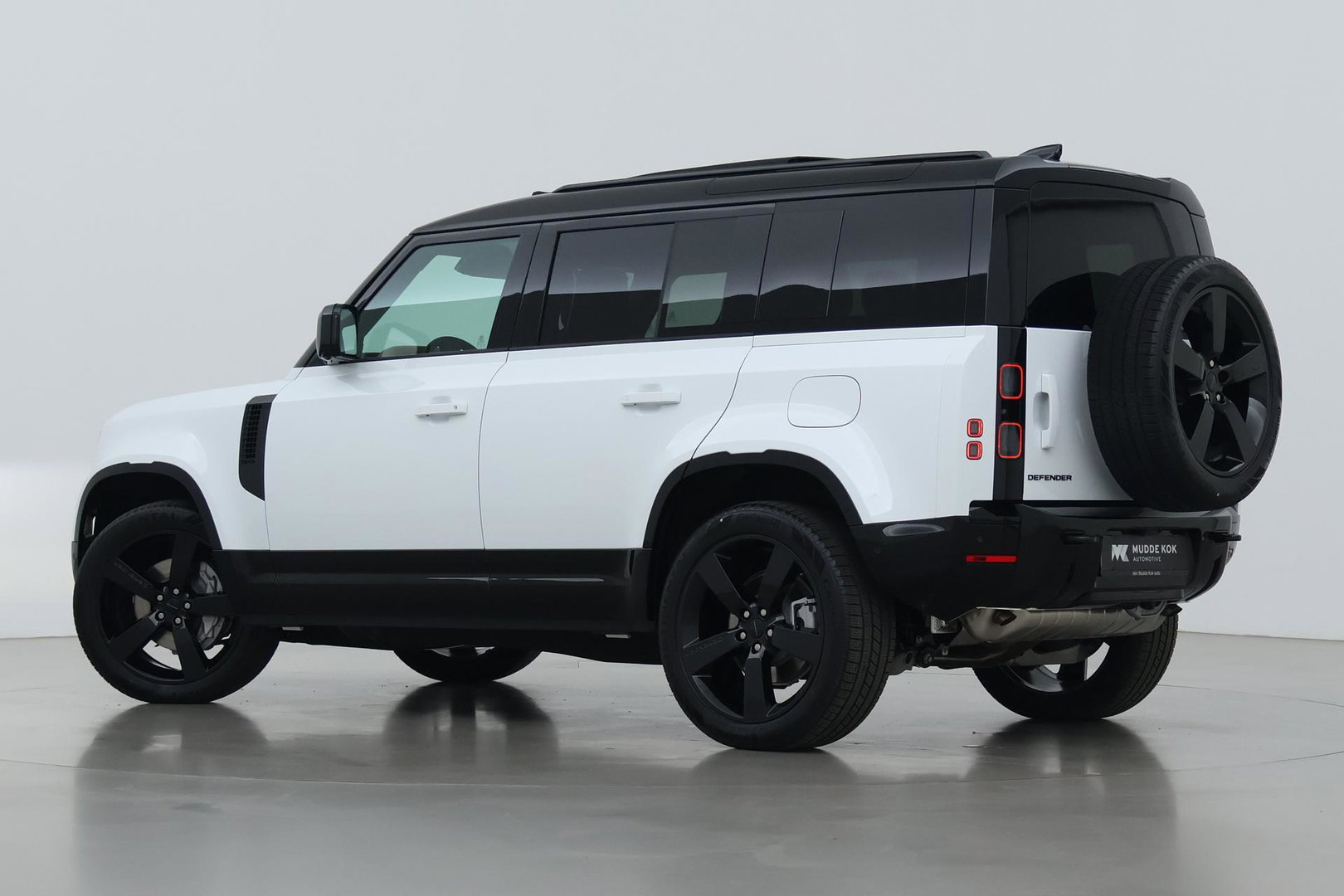 Land Rover Defender 2.0 P300e 110 X-Dynamic HSE | FACELIFT | ClearSight | Meridian Surround | Head-Up | ACC | Panoramadak | Trekhaak
