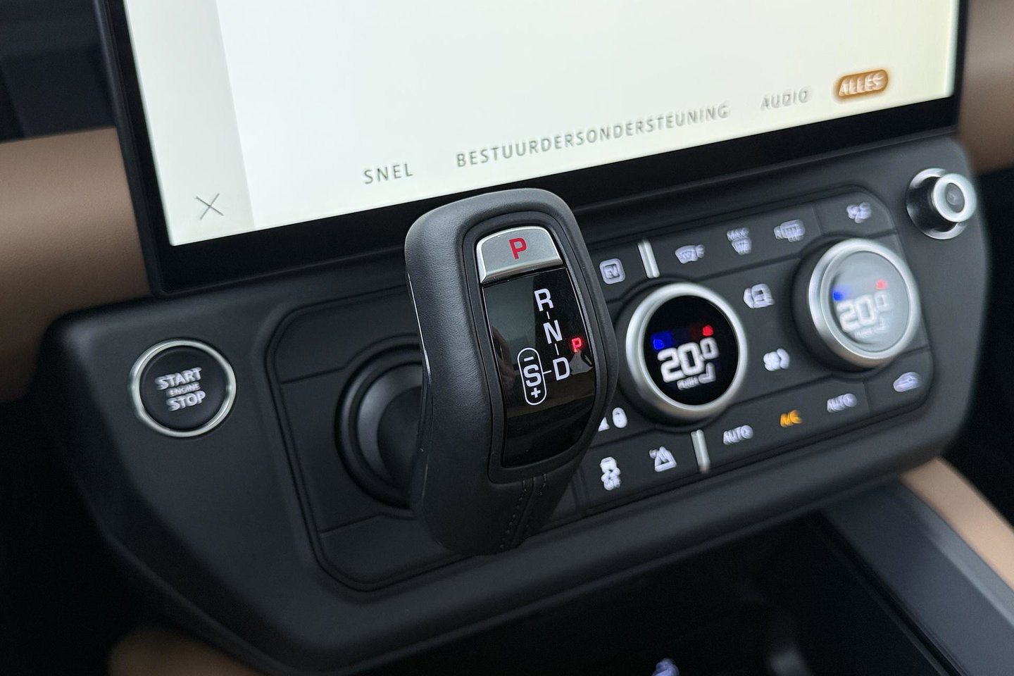 Land Rover Defender 2.0 P300e 110 X-Dynamic HSE | FACELIFT | ClearSight | Meridian Surround | Head-Up | ACC | Panoramadak | Trekhaak