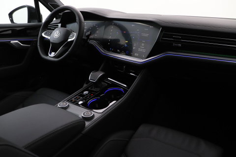 Volkswagen Touareg 3.0 TSi eHybrid 4MOTION R | FINAL EDITION | Luchtvering | Trekhaak | Panoramadak | Dynaudio | 360° Camera