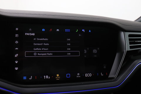 Volkswagen Touareg 3.0 TSi eHybrid 4MOTION R | FINAL EDITION | Luchtvering | Trekhaak | Panoramadak | Dynaudio | 360° Camera