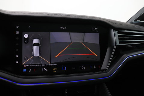 Volkswagen Touareg 3.0 TSi eHybrid 4MOTION R | FINAL EDITION | Luchtvering | Trekhaak | Panoramadak | Dynaudio | 360° Camera