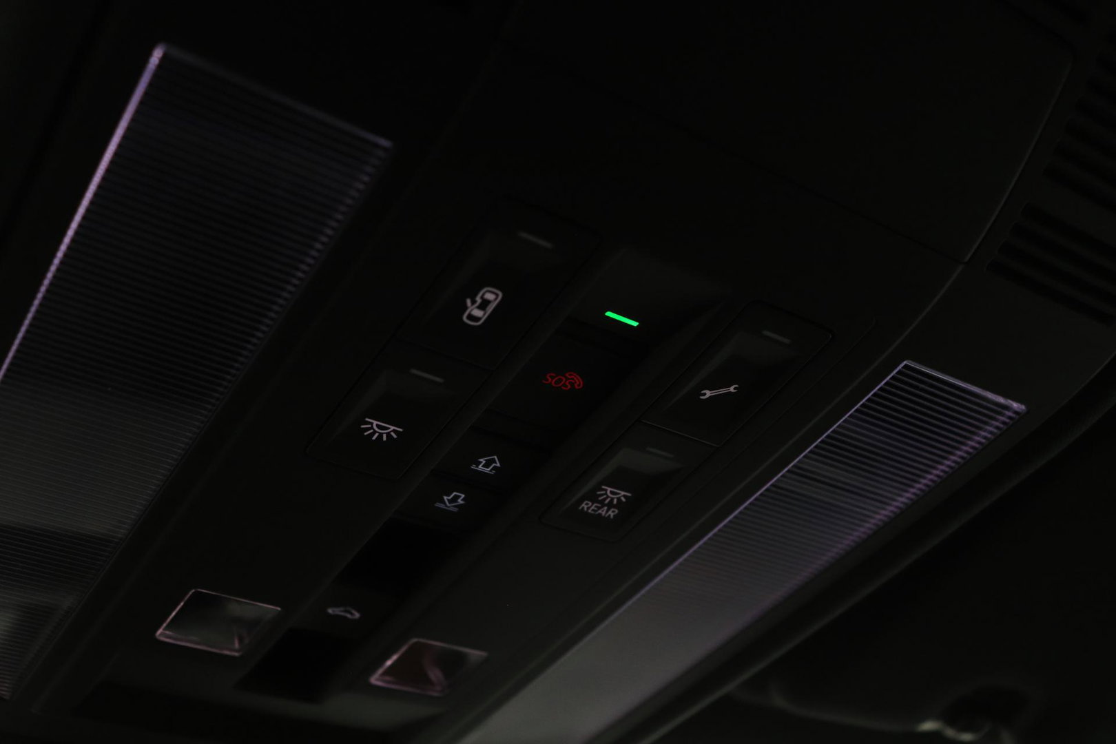 Volkswagen Touareg 3.0 TSi eHybrid 4MOTION R | FINAL EDITION | Luchtvering | Trekhaak | Panoramadak | Dynaudio | 360° Camera