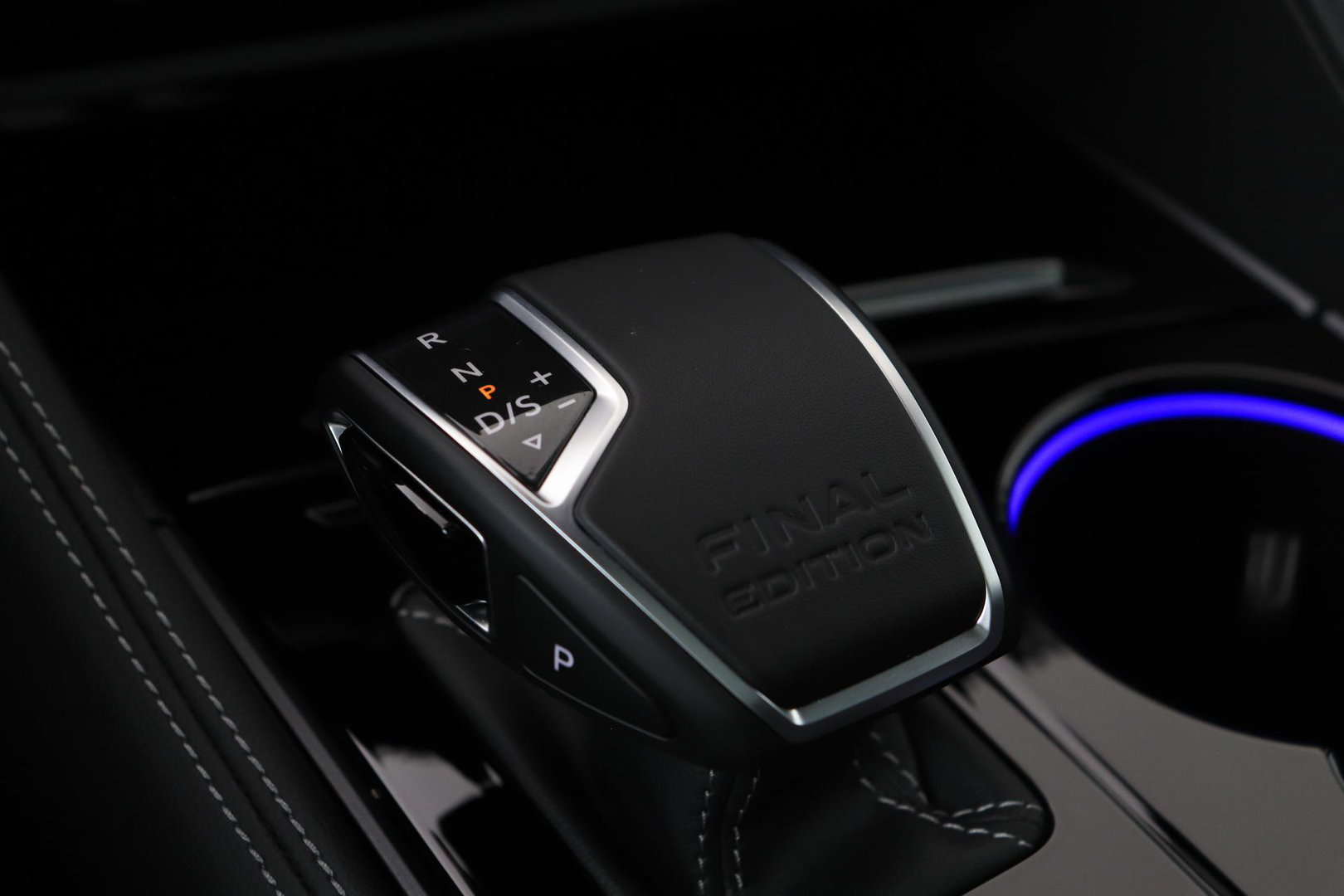 Volkswagen Touareg 3.0 TSi eHybrid 4MOTION R | FINAL EDITION | Luchtvering | Trekhaak | Panoramadak | Dynaudio | 360° Camera