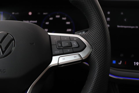 Volkswagen Touareg 3.0 TSi eHybrid 4MOTION R | FINAL EDITION | Luchtvering | Trekhaak | Panoramadak | Dynaudio | 360° Camera