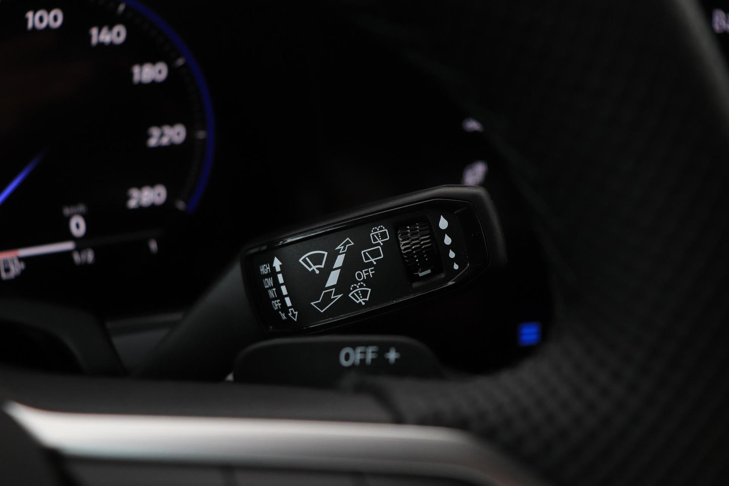 Volkswagen Touareg 3.0 TSi eHybrid 4MOTION R | FINAL EDITION | Luchtvering | Trekhaak | Panoramadak | Dynaudio | 360° Camera