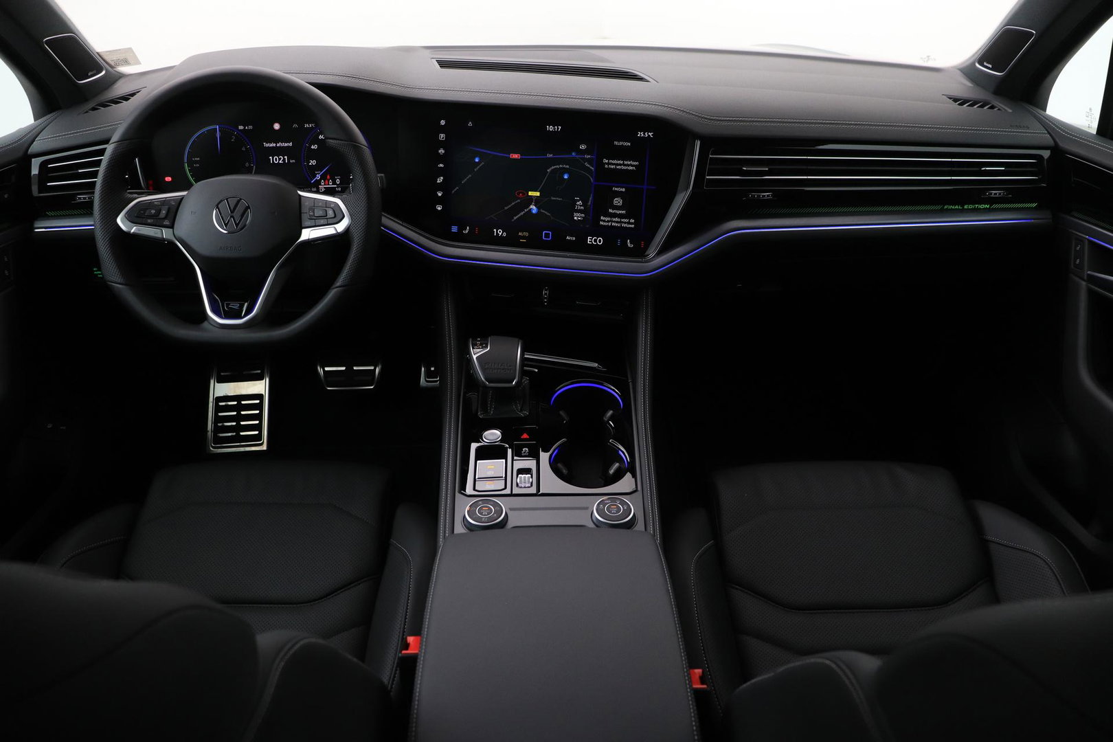 Volkswagen Touareg 3.0 TSi eHybrid 4MOTION R | FINAL EDITION | Luchtvering | Trekhaak | Panoramadak | Dynaudio | 360° Camera