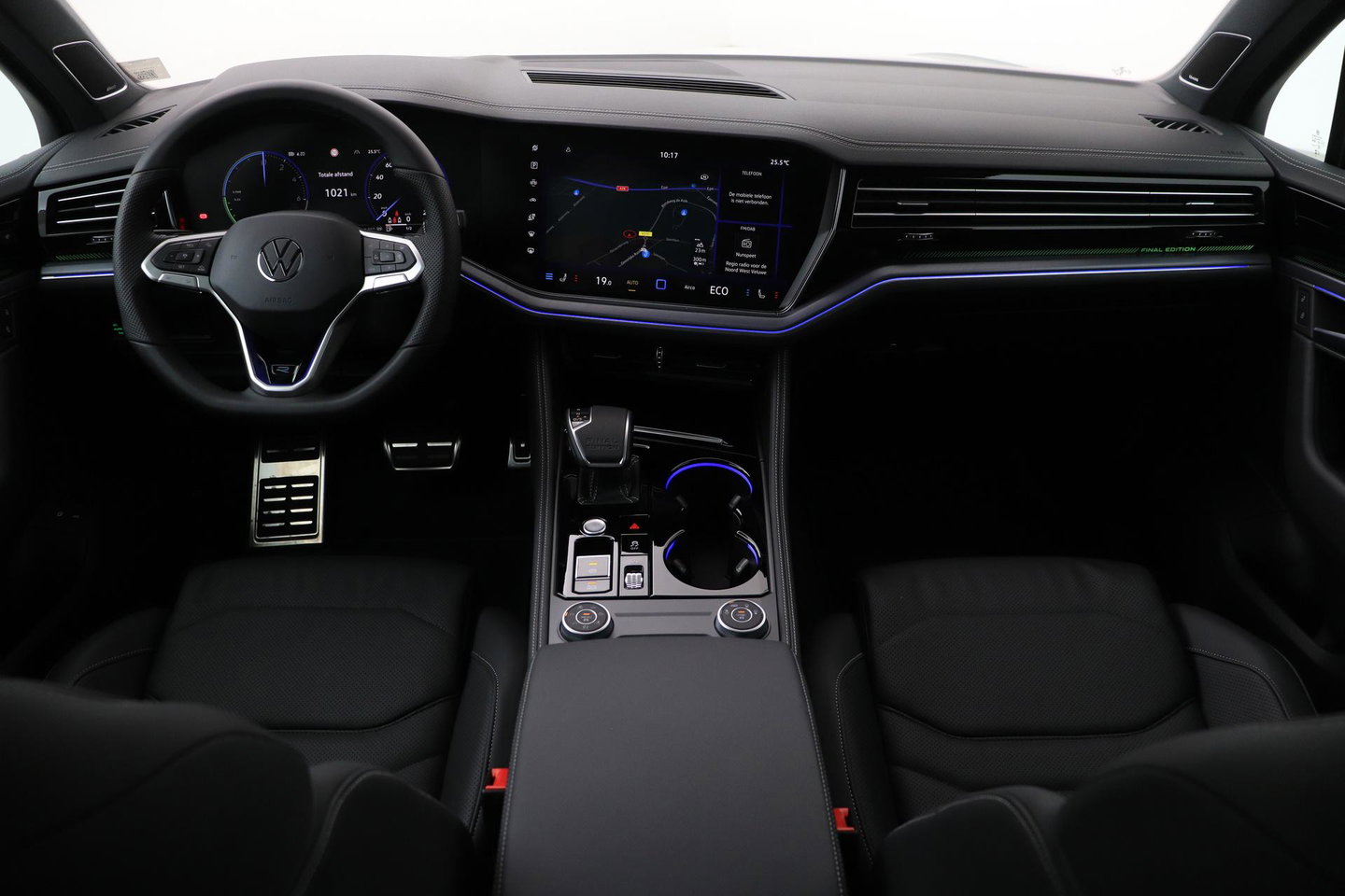 Volkswagen Touareg 3.0 TSi eHybrid 4MOTION R | FINAL EDITION | Luchtvering | Trekhaak | Panoramadak | Dynaudio | 360° Camera