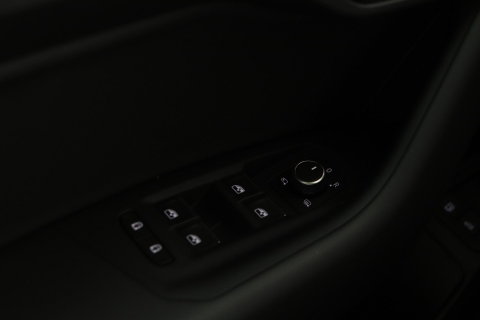 Volkswagen Touareg 3.0 TSi eHybrid 4MOTION R | FINAL EDITION | Luchtvering | Trekhaak | Panoramadak | Dynaudio | 360° Camera