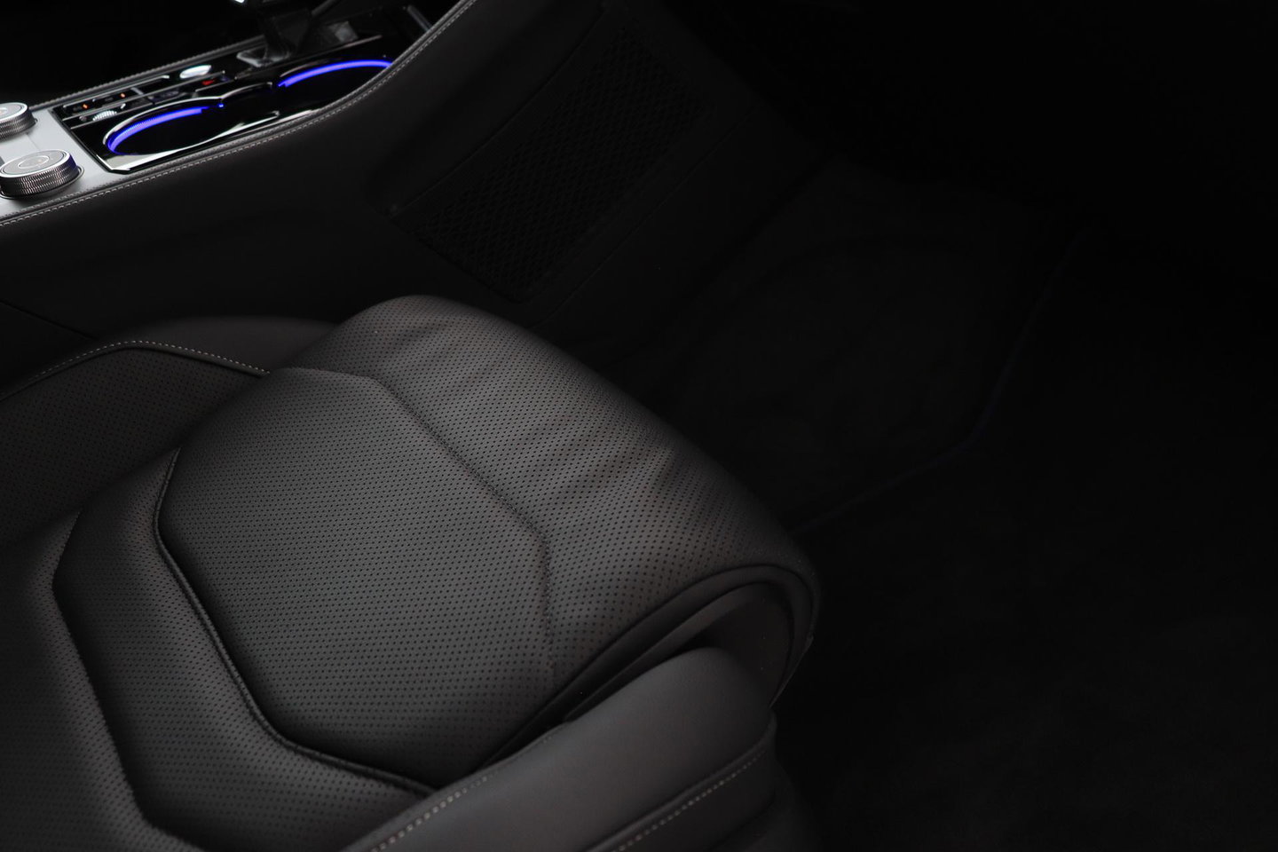 Volkswagen Touareg 3.0 TSi eHybrid 4MOTION R | FINAL EDITION | Luchtvering | Trekhaak | Panoramadak | Dynaudio | 360° Camera