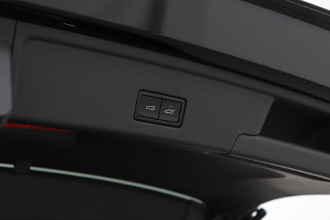 Volkswagen Touareg 3.0 TSi eHybrid 4MOTION R | FINAL EDITION | Luchtvering | Trekhaak | Panoramadak | Dynaudio | 360° Camera