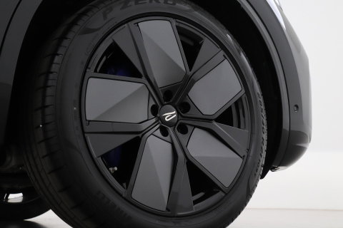 Volkswagen Touareg 3.0 TSi eHybrid 4MOTION R | FINAL EDITION | Luchtvering | Trekhaak | Panoramadak | Dynaudio | 360° Camera