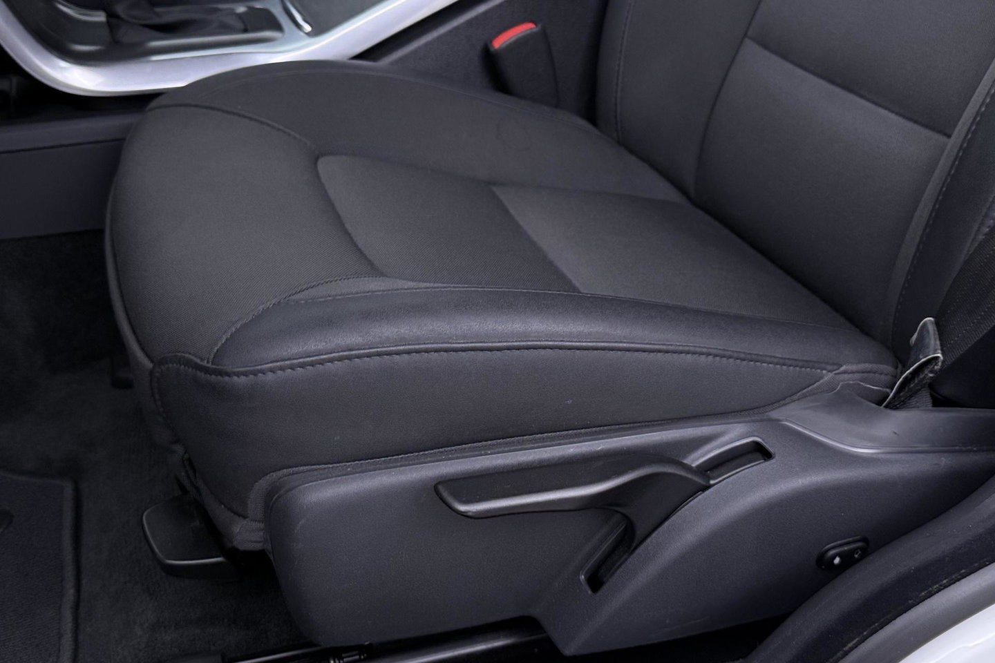 Volvo V70 2.0 D2 Dynamic Edition | Automaat | Stoelverwarming | PDC V+A | Xenon | Verwarmde voorruit