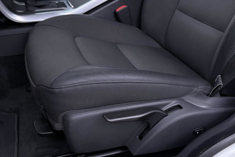 Volvo V70 2.0 D2 Dynamic Edition | Automaat | Stoelverwarming | PDC V+A | Xenon | Verwarmde voorruit